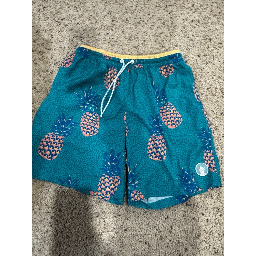 Chubbies men's large pineapple swim trunks